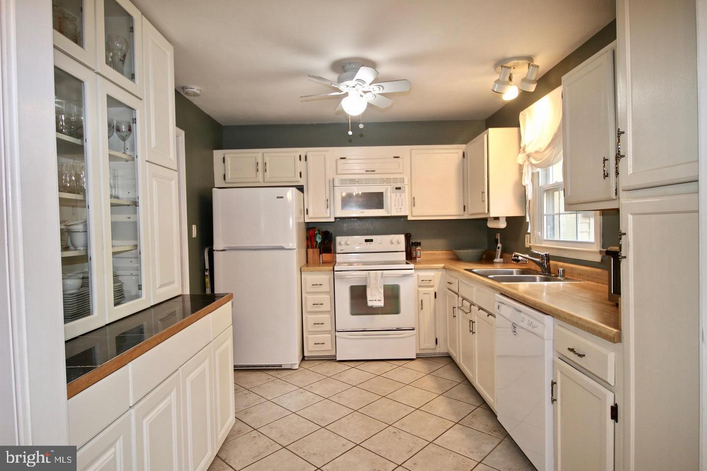 WOODSTREAM - Residential Lease