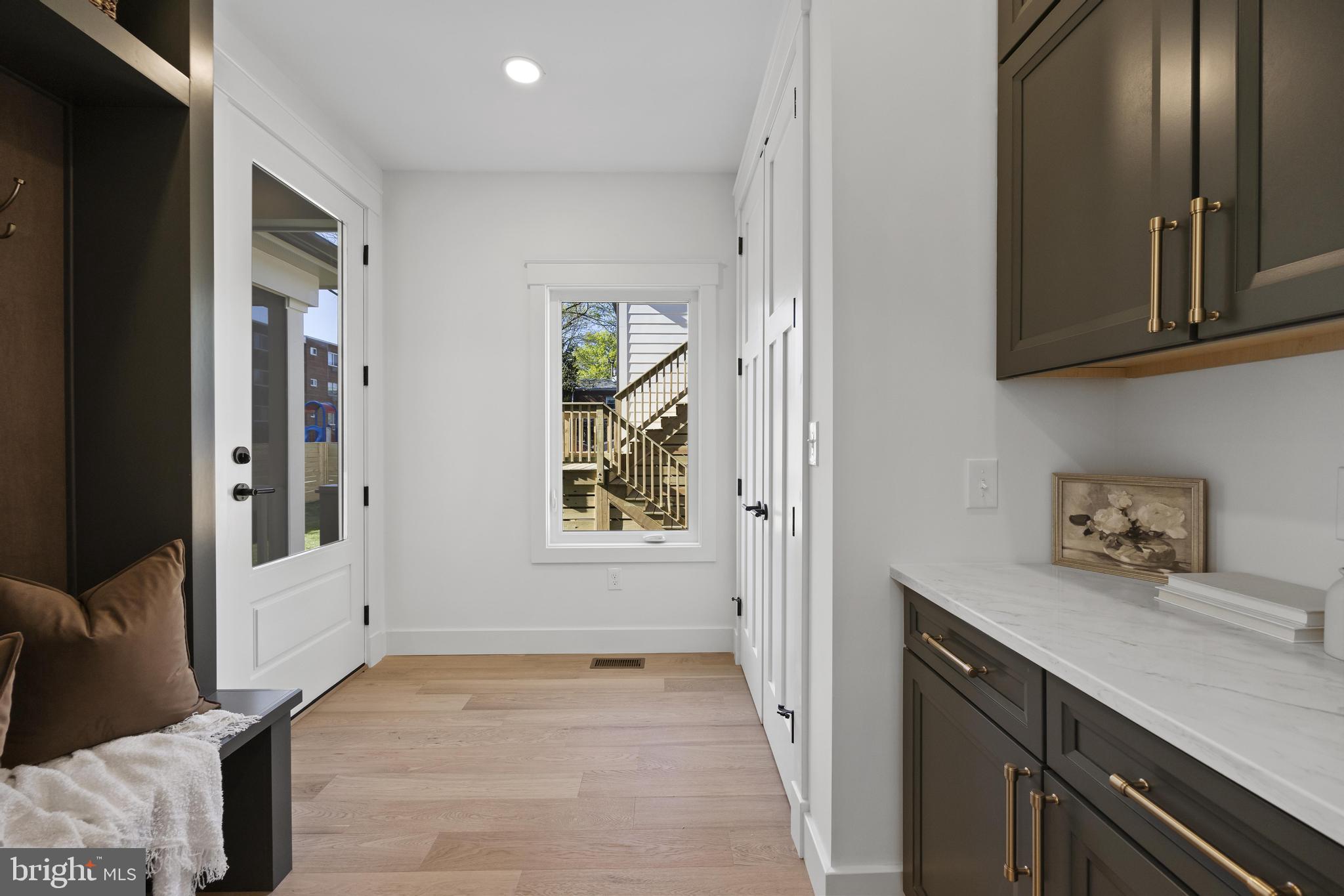 DEL RAY/ROSEMONT - Residential