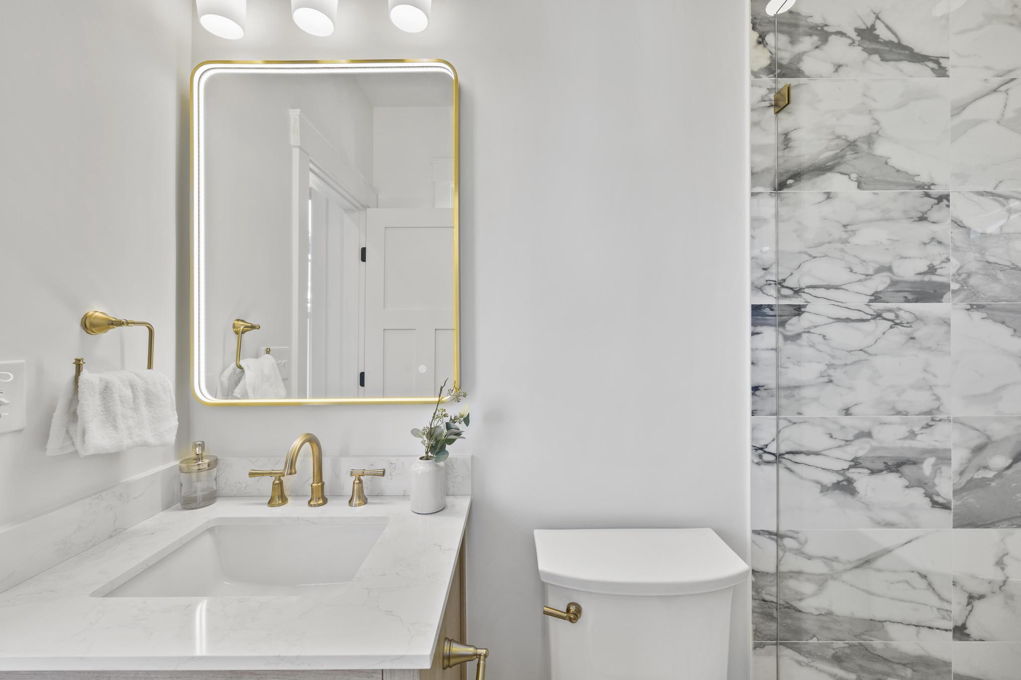DEL RAY/ROSEMONT - Residential