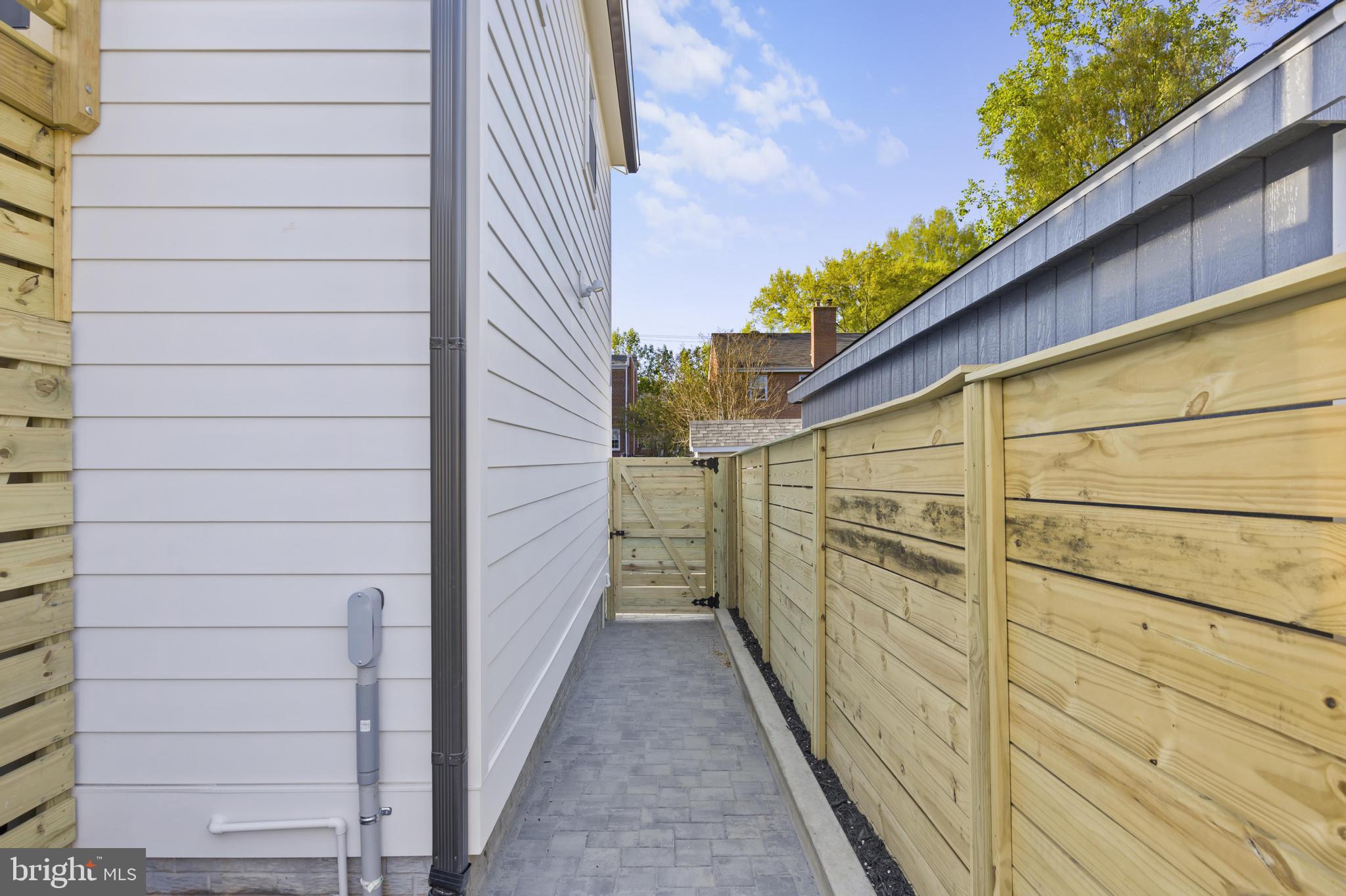 DEL RAY/ROSEMONT - Residential