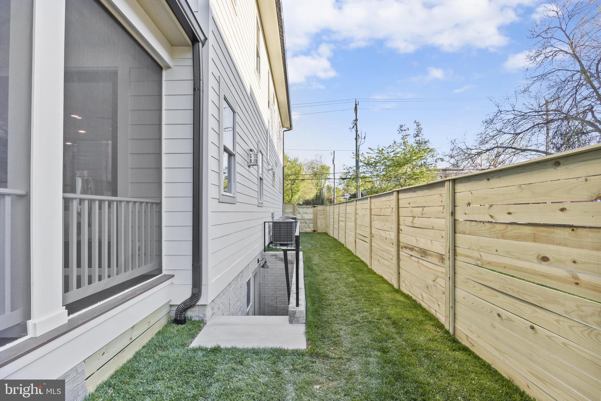 DEL RAY/ROSEMONT - Residential