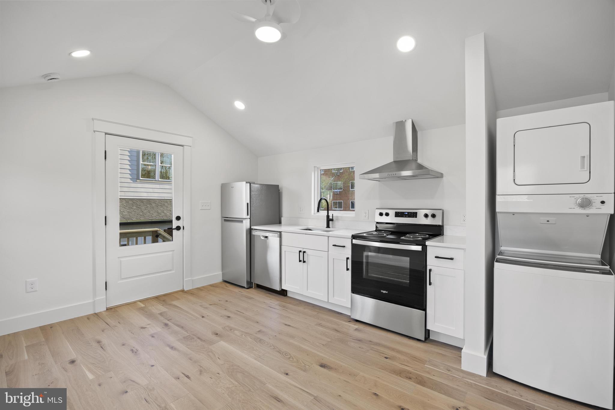 DEL RAY/ROSEMONT - Residential