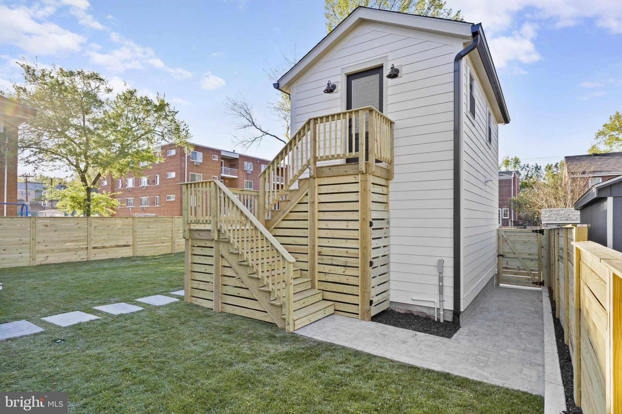 DEL RAY/ROSEMONT - Residential