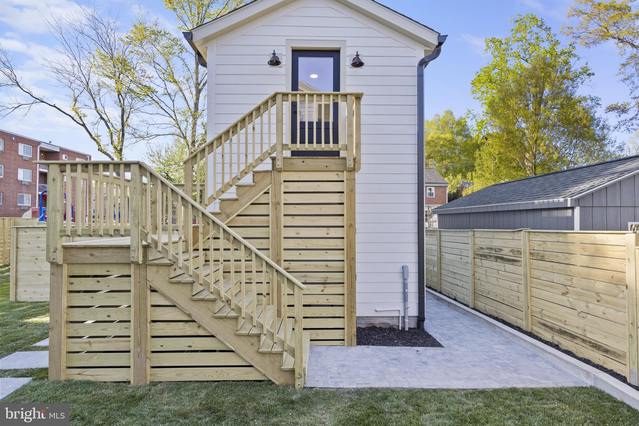 DEL RAY/ROSEMONT - Residential