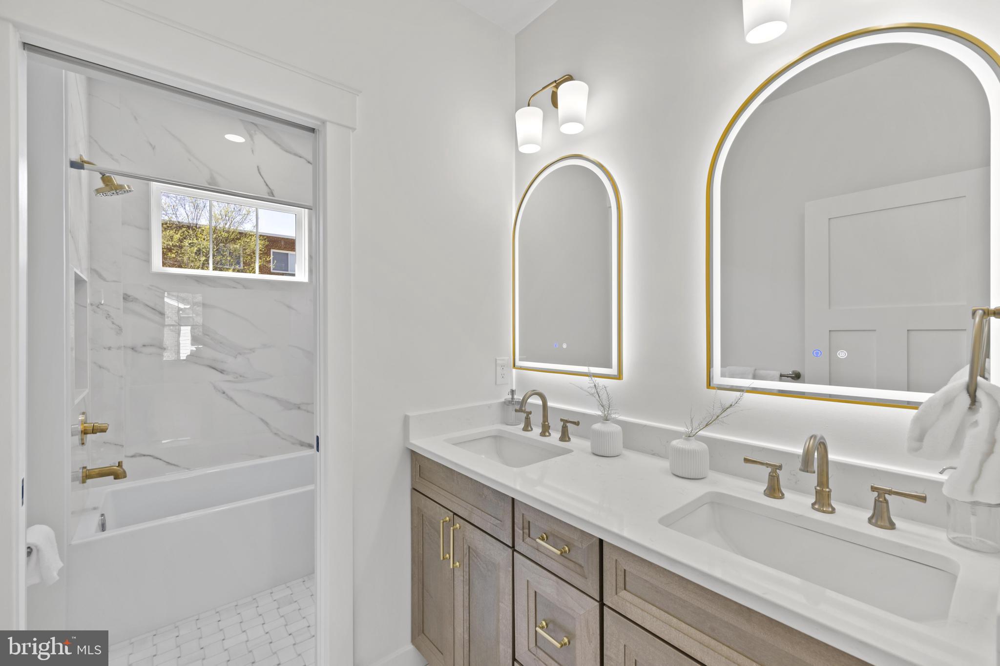 DEL RAY/ROSEMONT - Residential