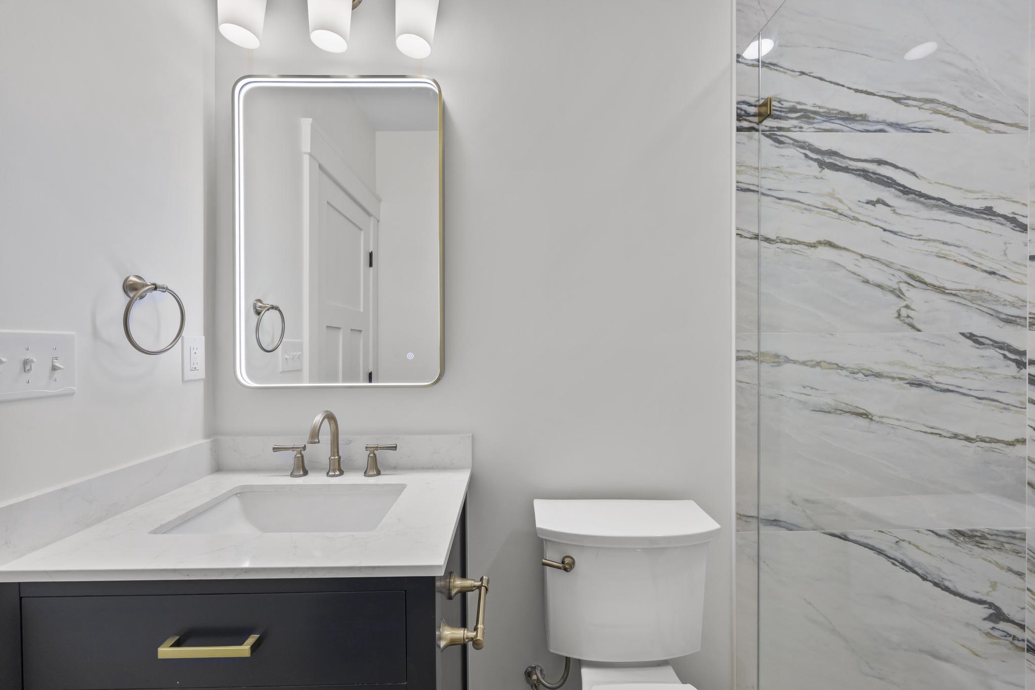 DEL RAY/ROSEMONT - Residential