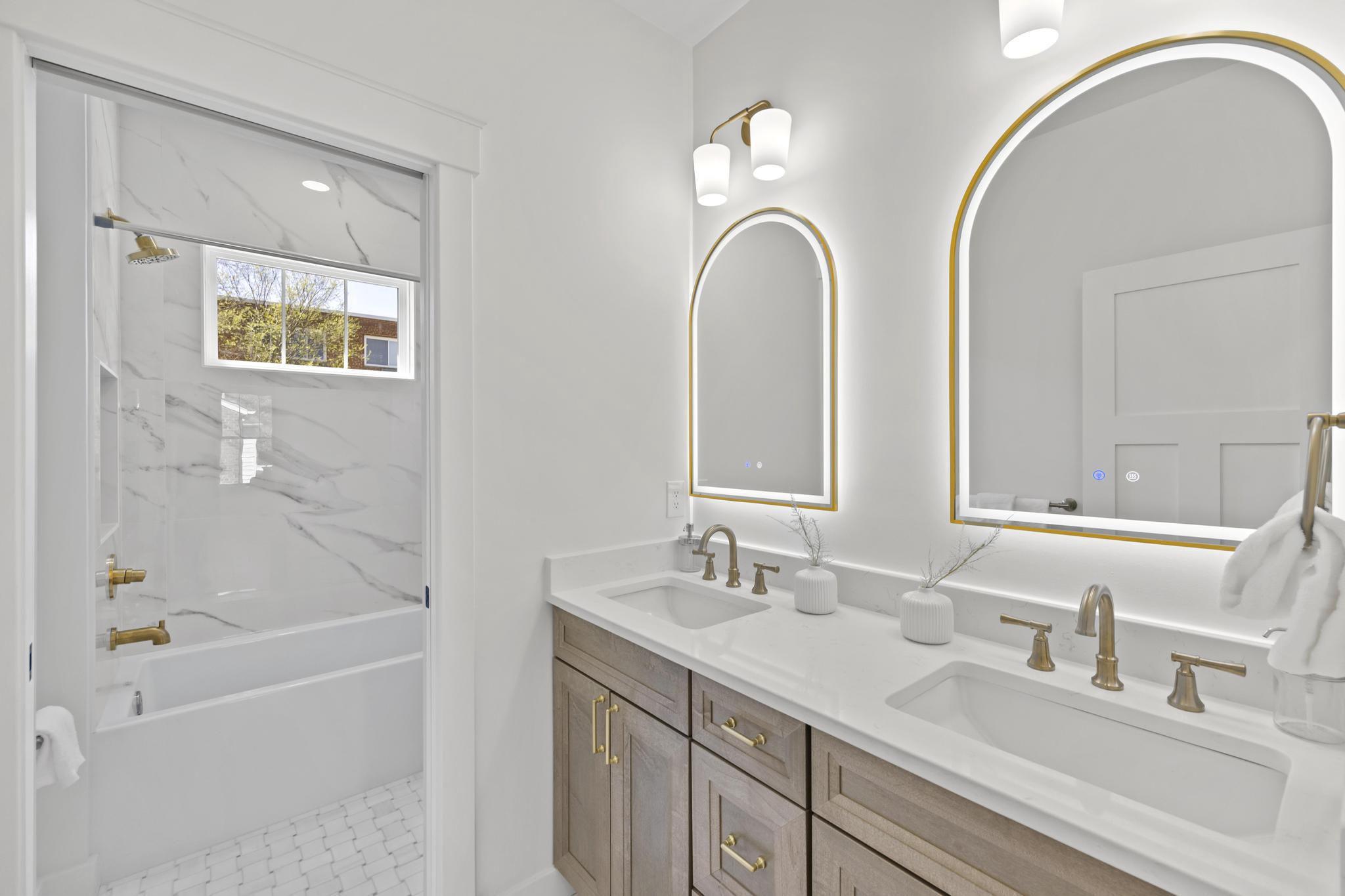 DEL RAY/ROSEMONT - Residential