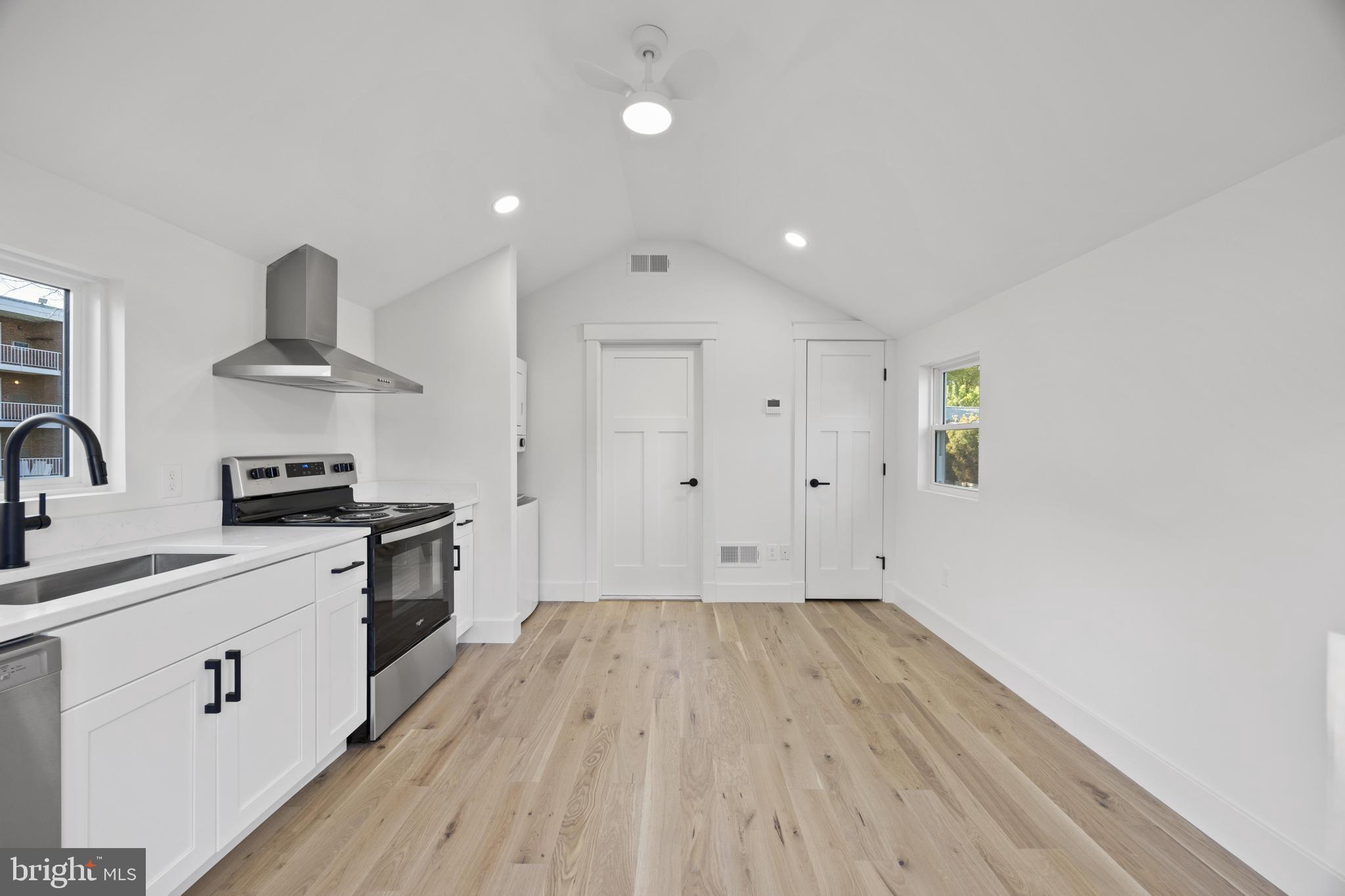 DEL RAY/ROSEMONT - Residential