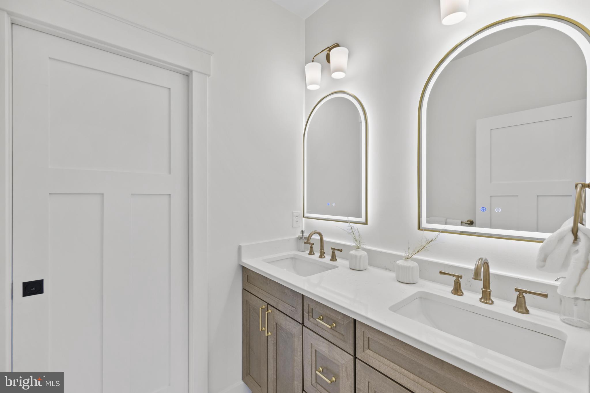 DEL RAY/ROSEMONT - Residential