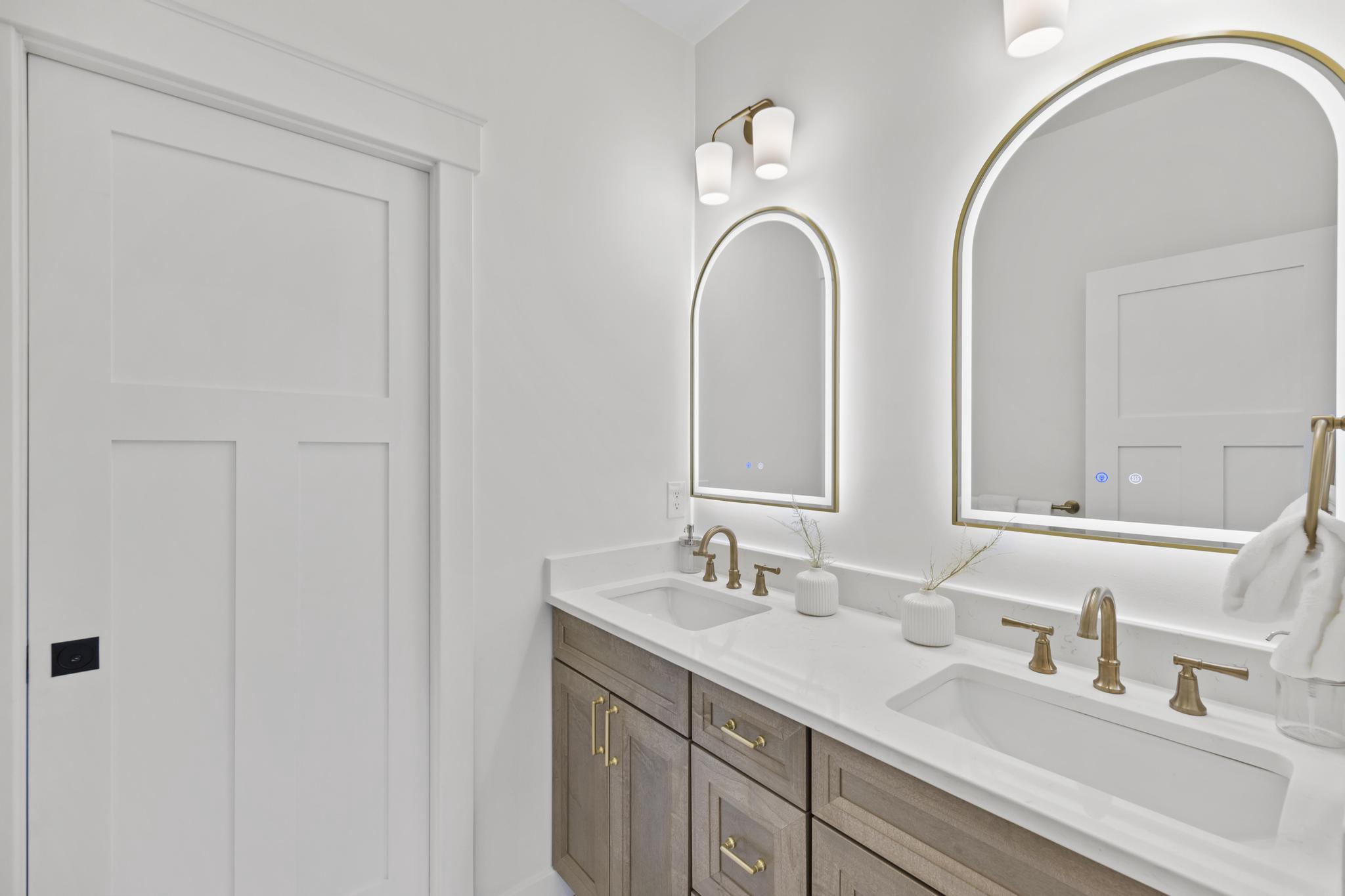 DEL RAY/ROSEMONT - Residential