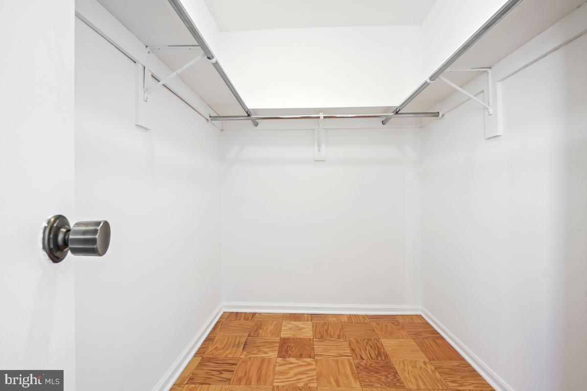 AMERICANA CENTRE - Residential