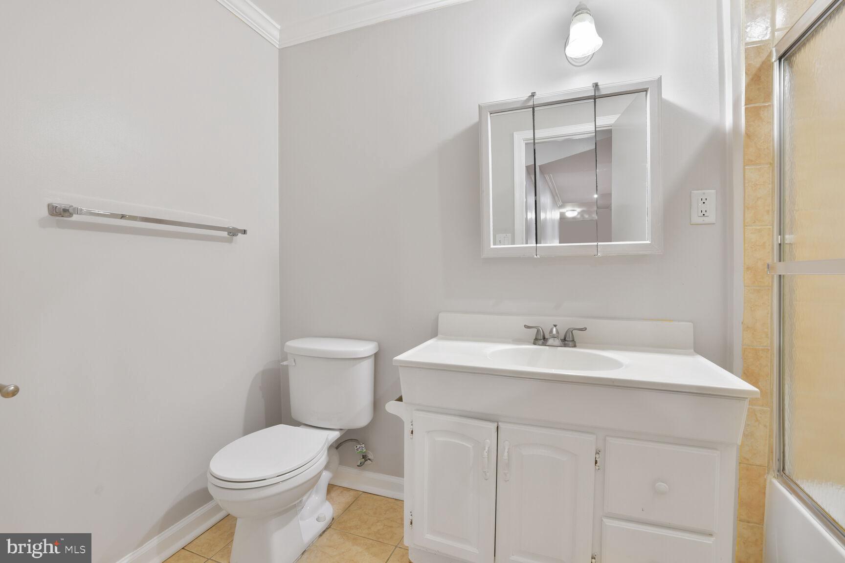 GUNNERS LAKE VILLAGE - Residential Lease