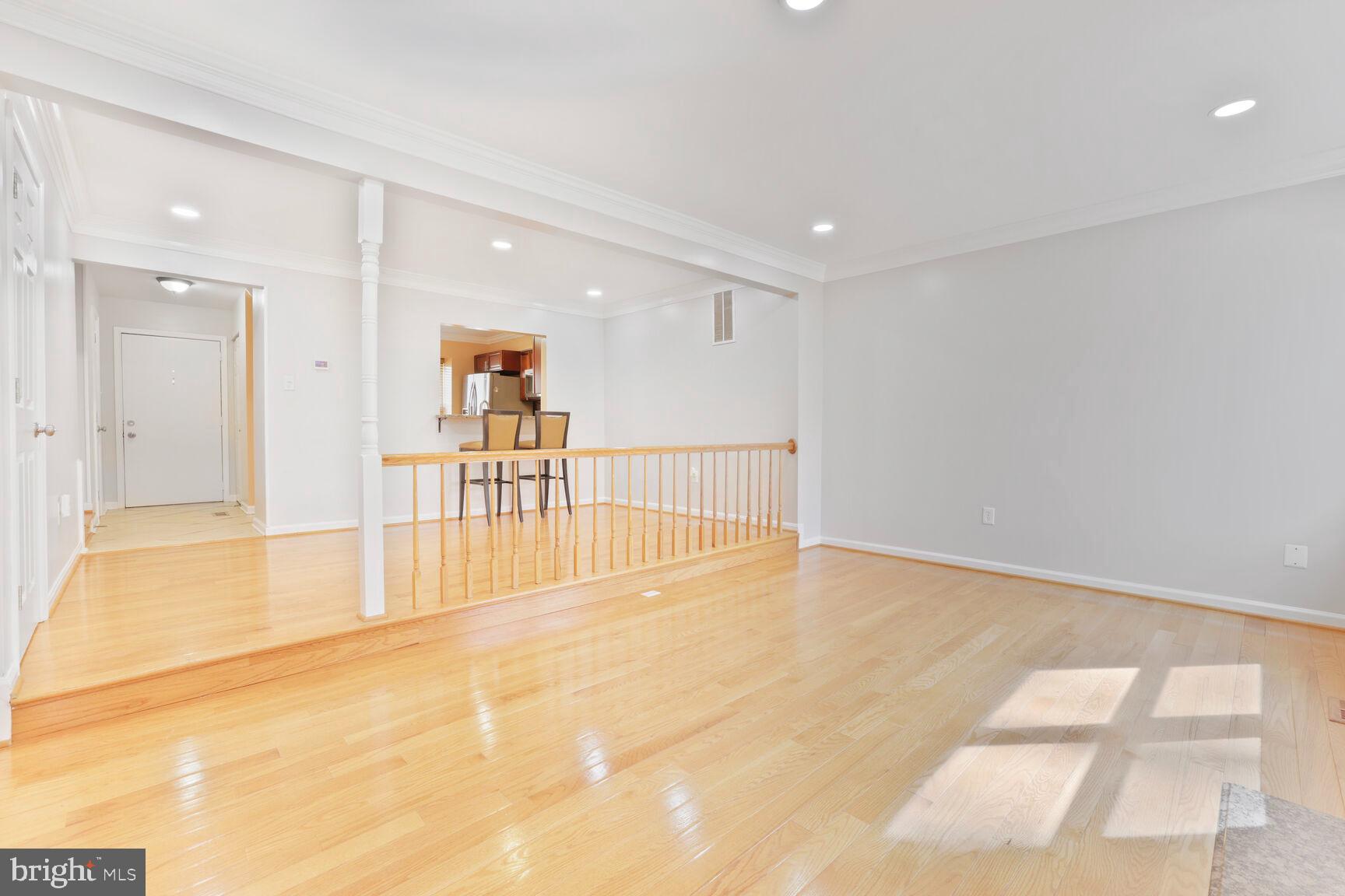 GUNNERS LAKE VILLAGE - Residential Lease