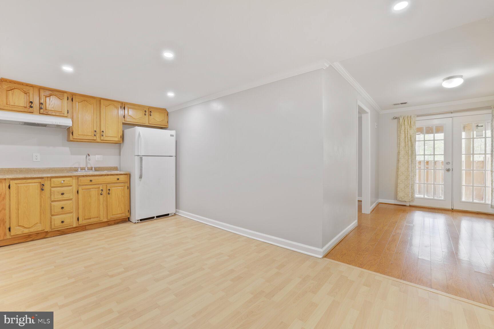 GUNNERS LAKE VILLAGE - Residential Lease