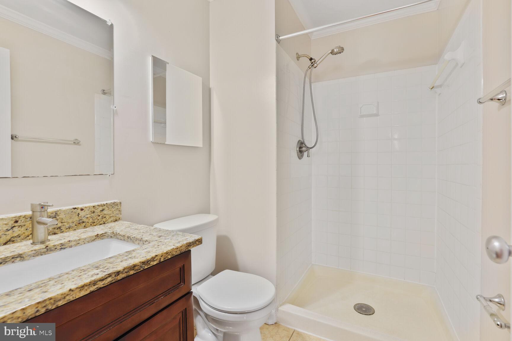 GUNNERS LAKE VILLAGE - Residential Lease