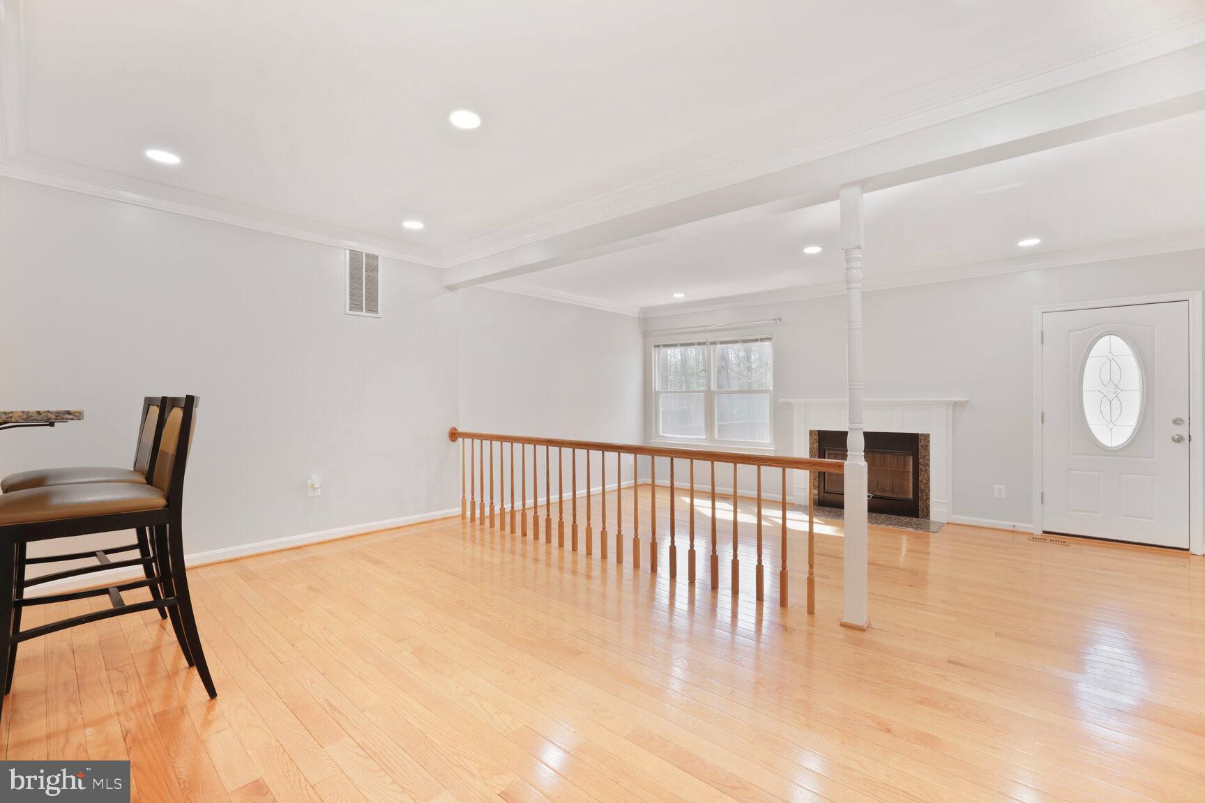 GUNNERS LAKE VILLAGE - Residential Lease