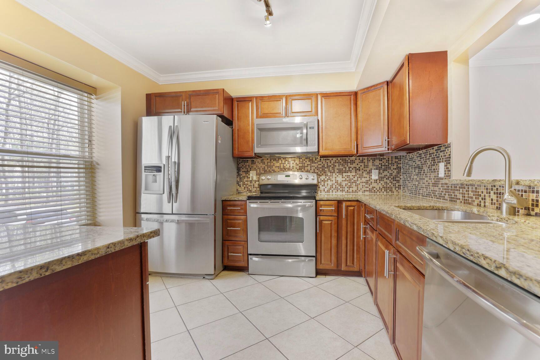 GUNNERS LAKE VILLAGE - Residential Lease