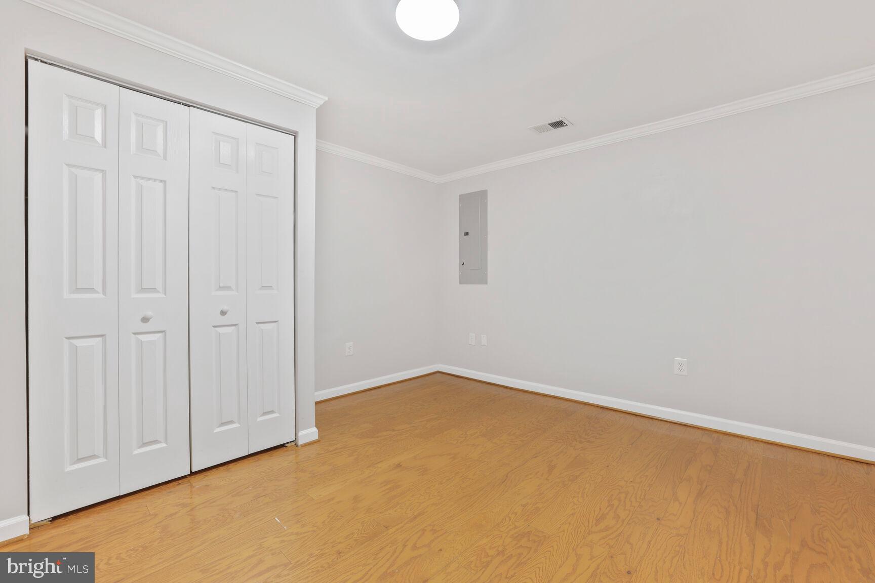 GUNNERS LAKE VILLAGE - Residential Lease