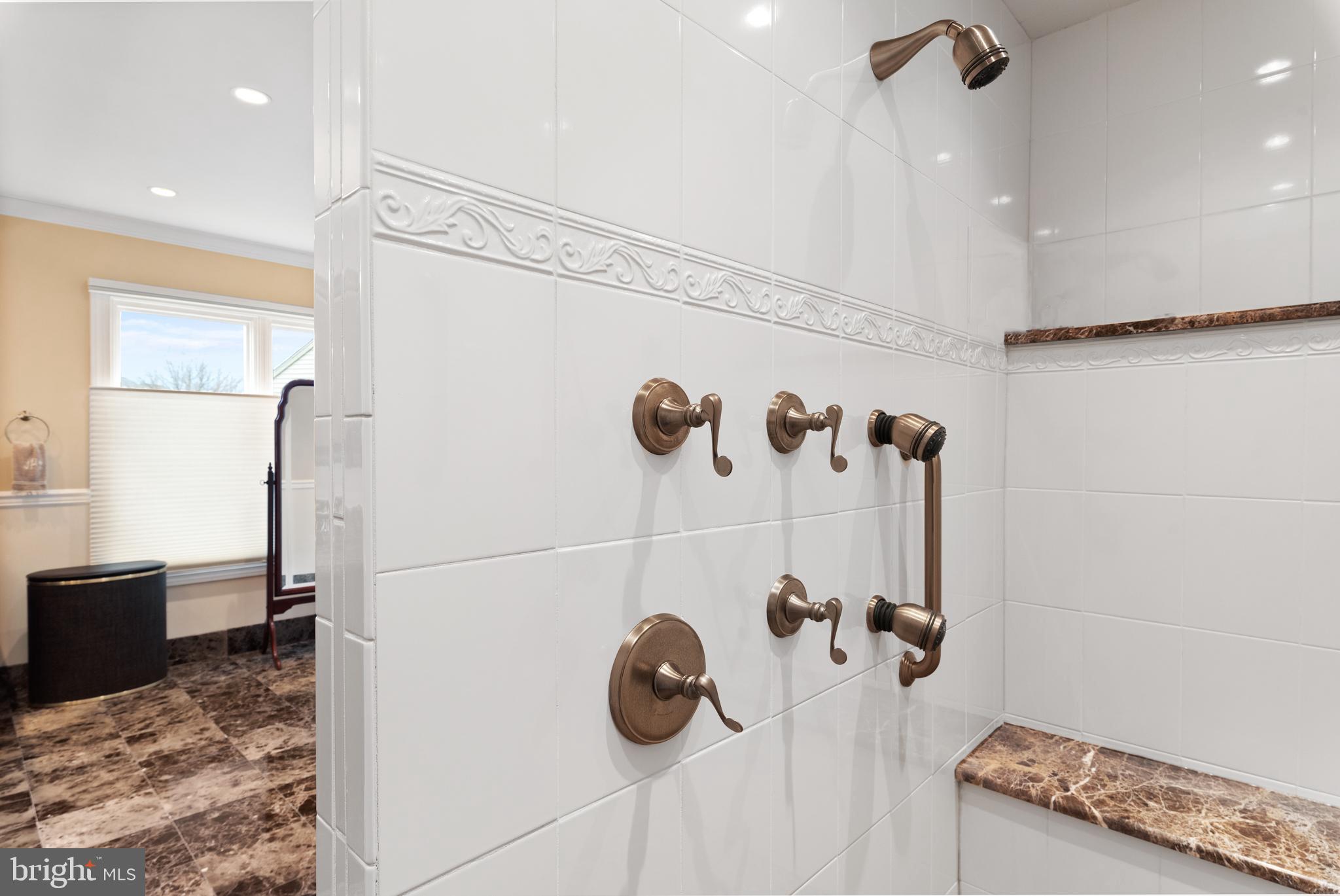 CHESAPEAKE HARBOUR - Residential