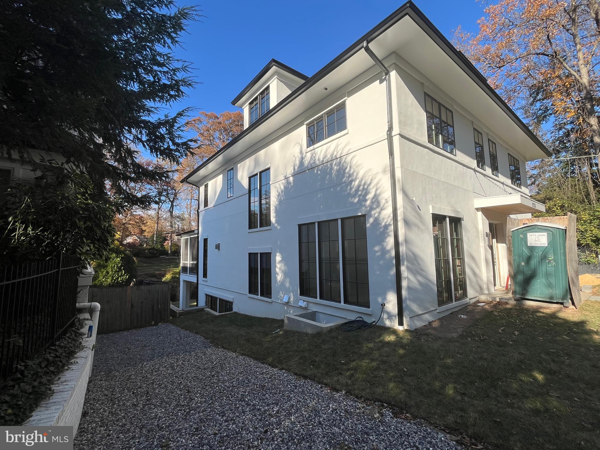 2733 CHESAPEAKE STREET NW