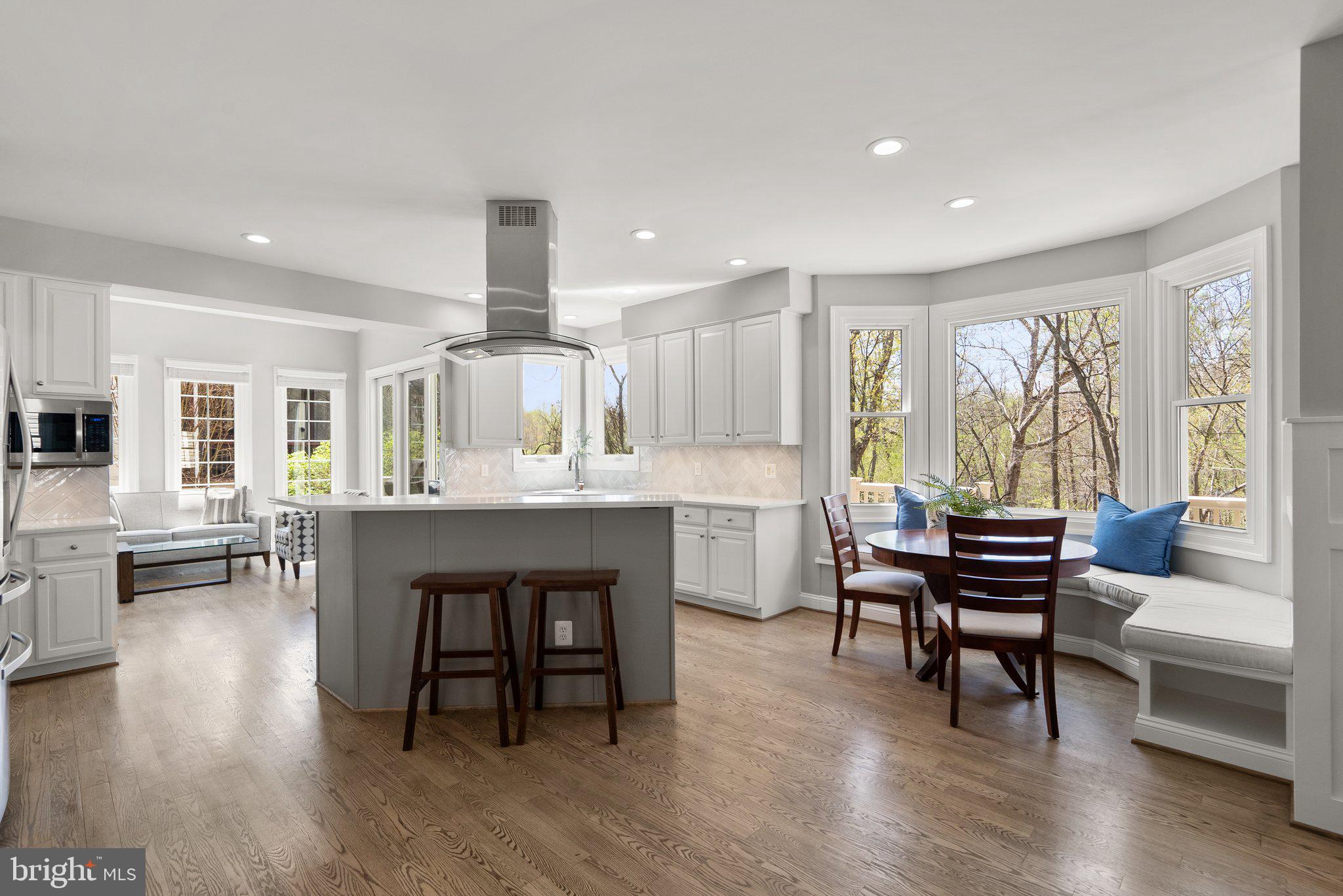 SOUTH BANK - Residential