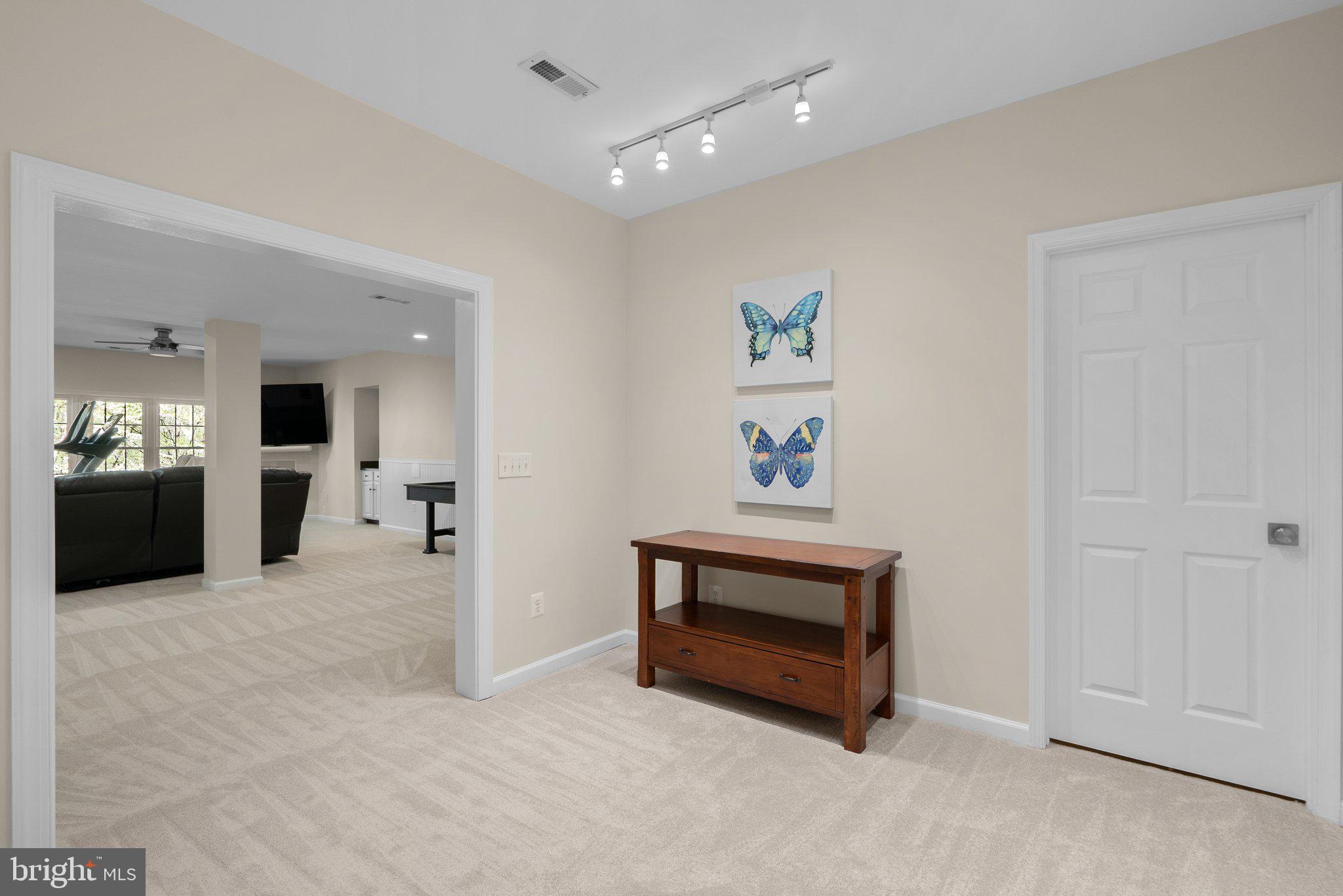 SOUTH BANK - Residential