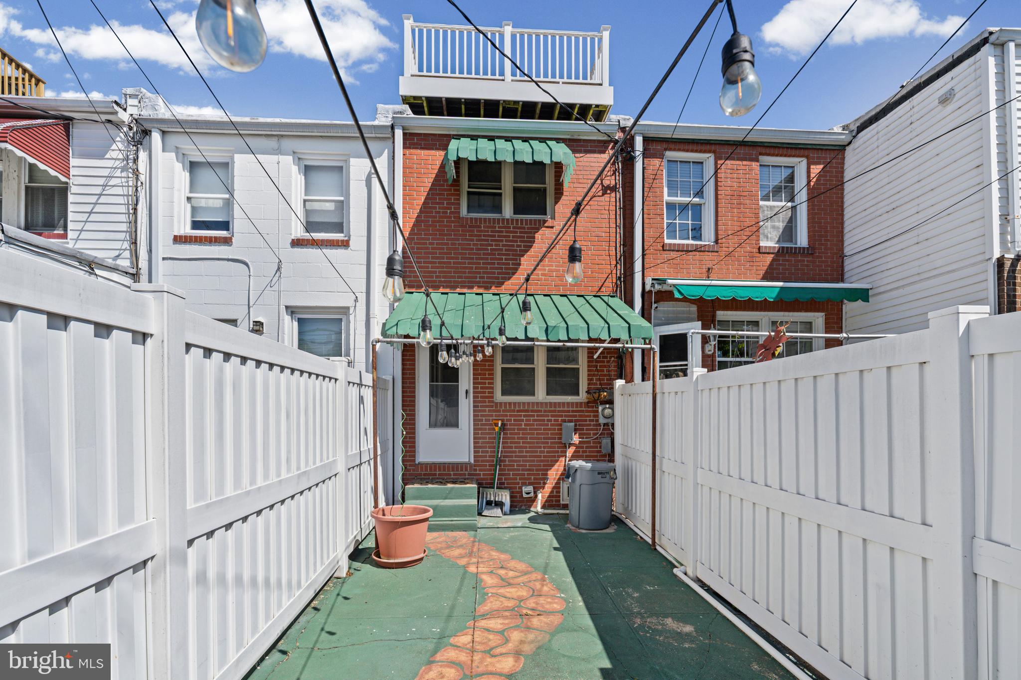 LOCUST POINT - Residential