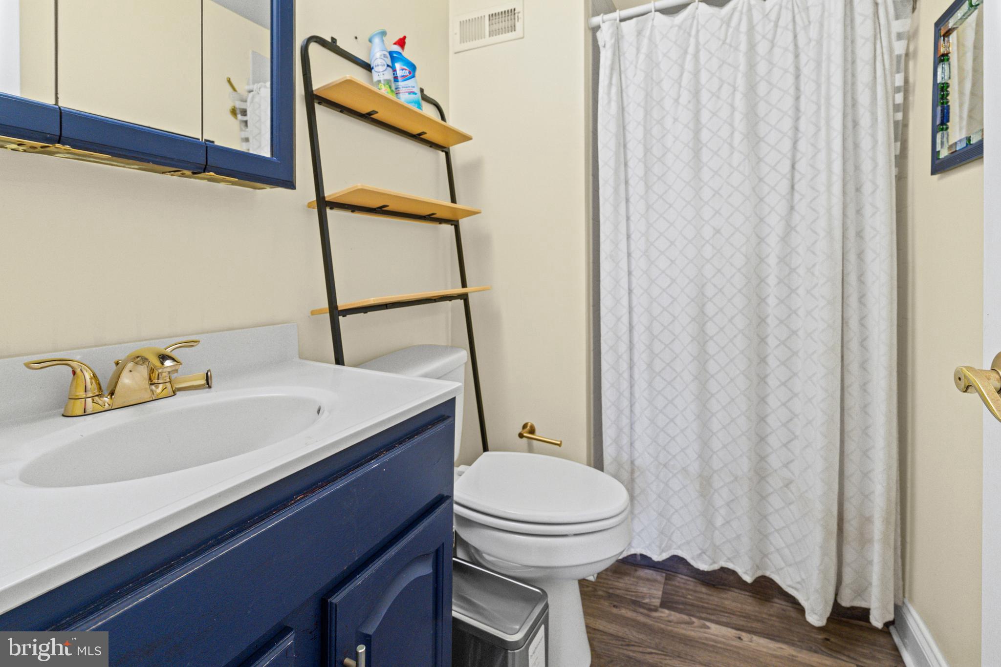 LOCUST POINT - Residential