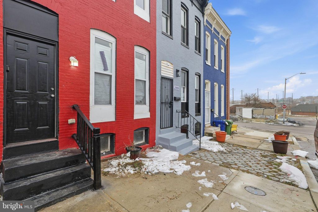 Photo of 2007 E Hoffman Street, BALTIMORE, MD 21213 (MLS # MDBA2203490)