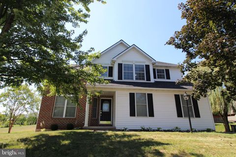 6 CRANBERRY CIRCLE DENVER PA 17517