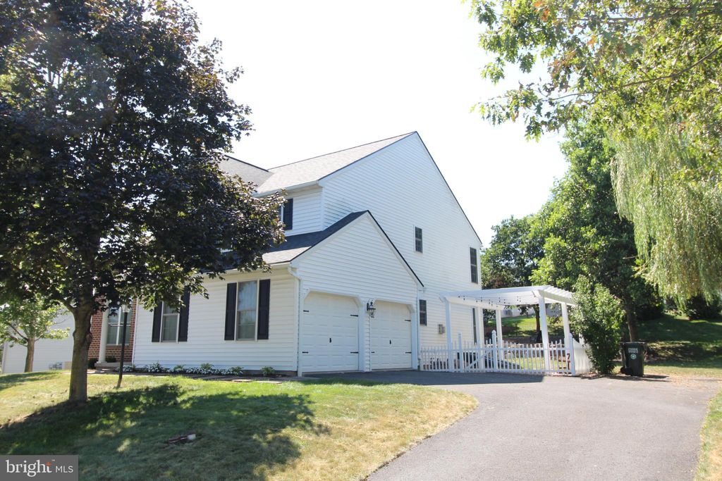 Photo of 6 Cranberry Circle, DENVER, PA 17517 (MLS # PALA2077204)