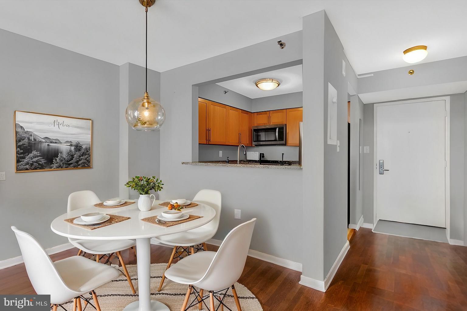 10101 GROSVENOR PLACE 510