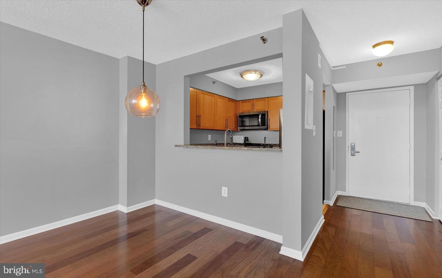10101 GROSVENOR PLACE 510