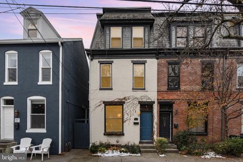 215 MUENCH STREET HARRISBURG PA 17102