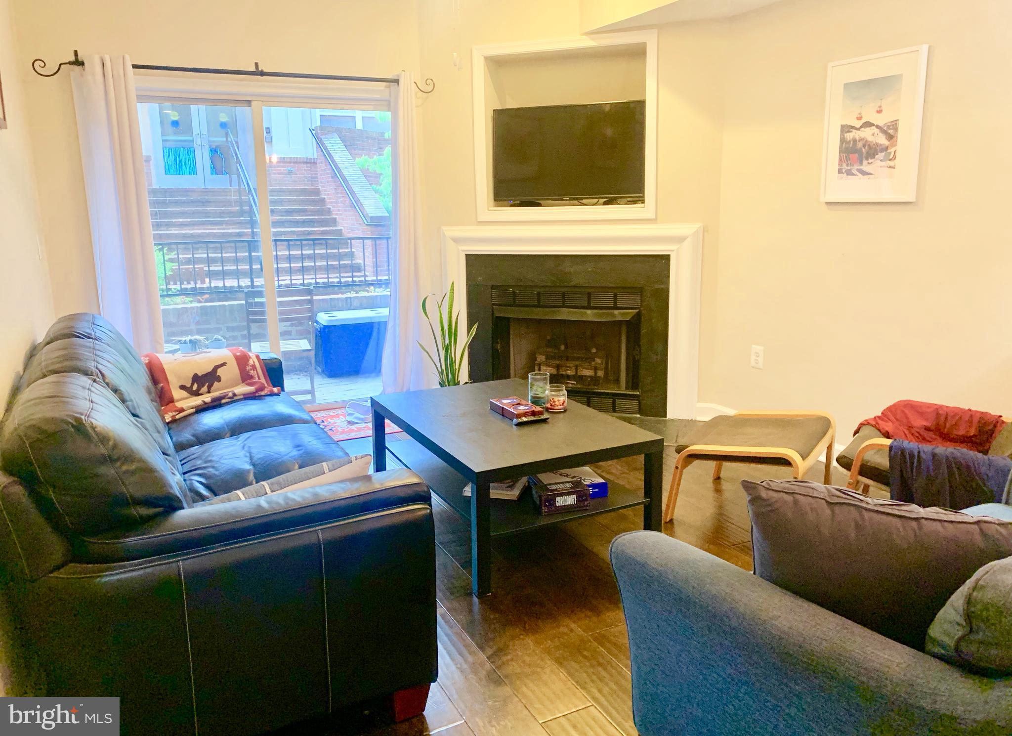 COURTHOUSE HILL - Residential Lease