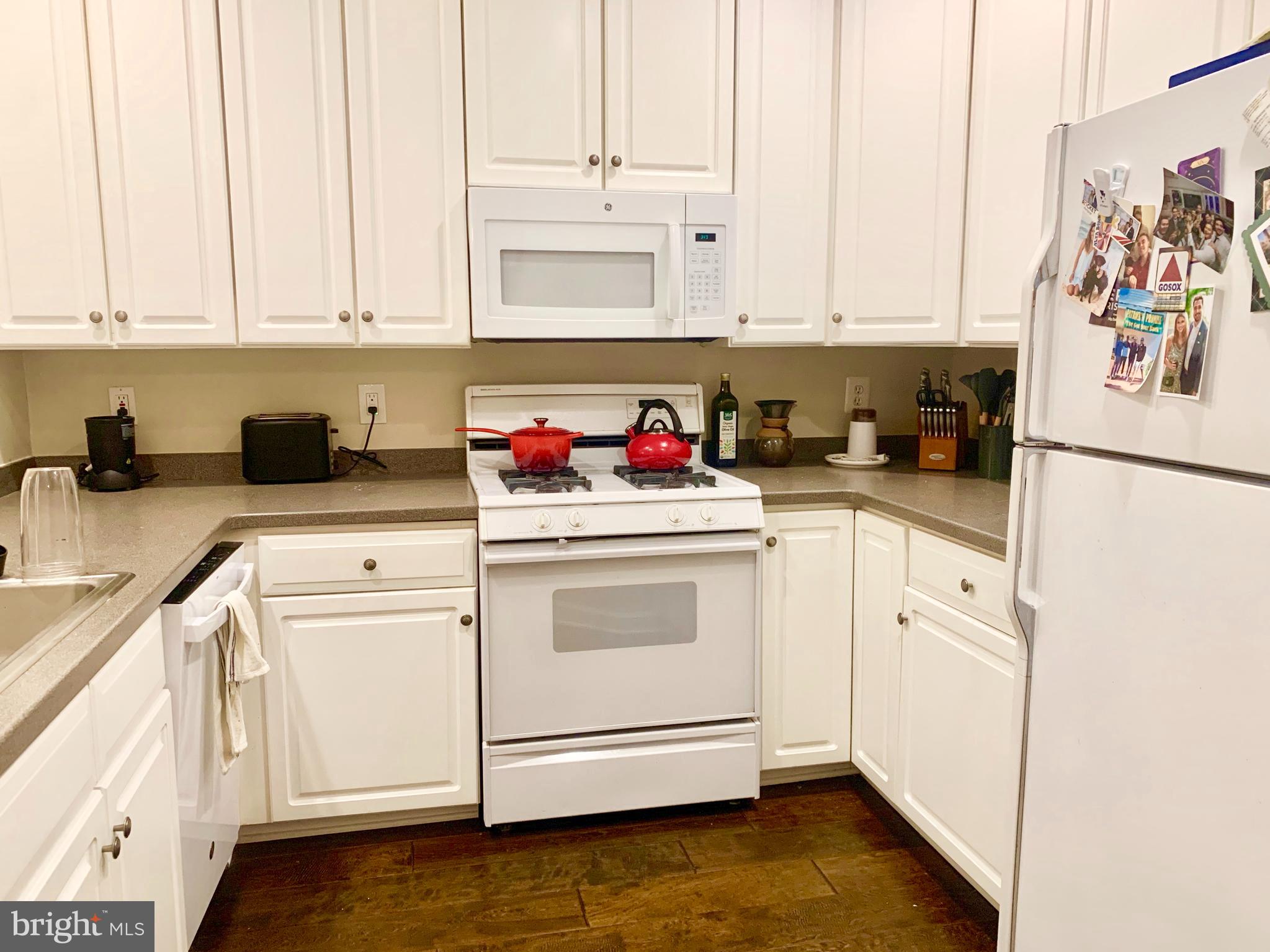 COURTHOUSE HILL - Residential Lease