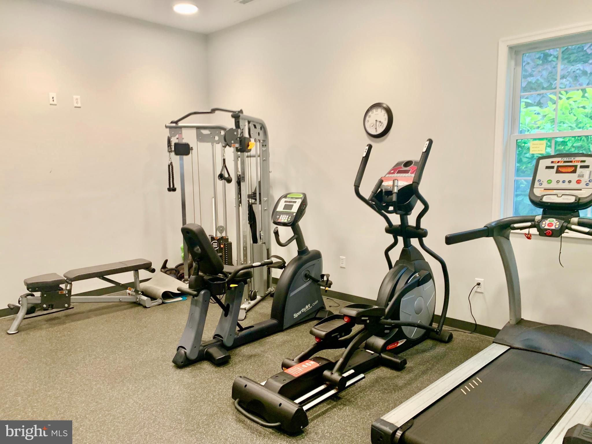 COURTHOUSE HILL - Residential Lease