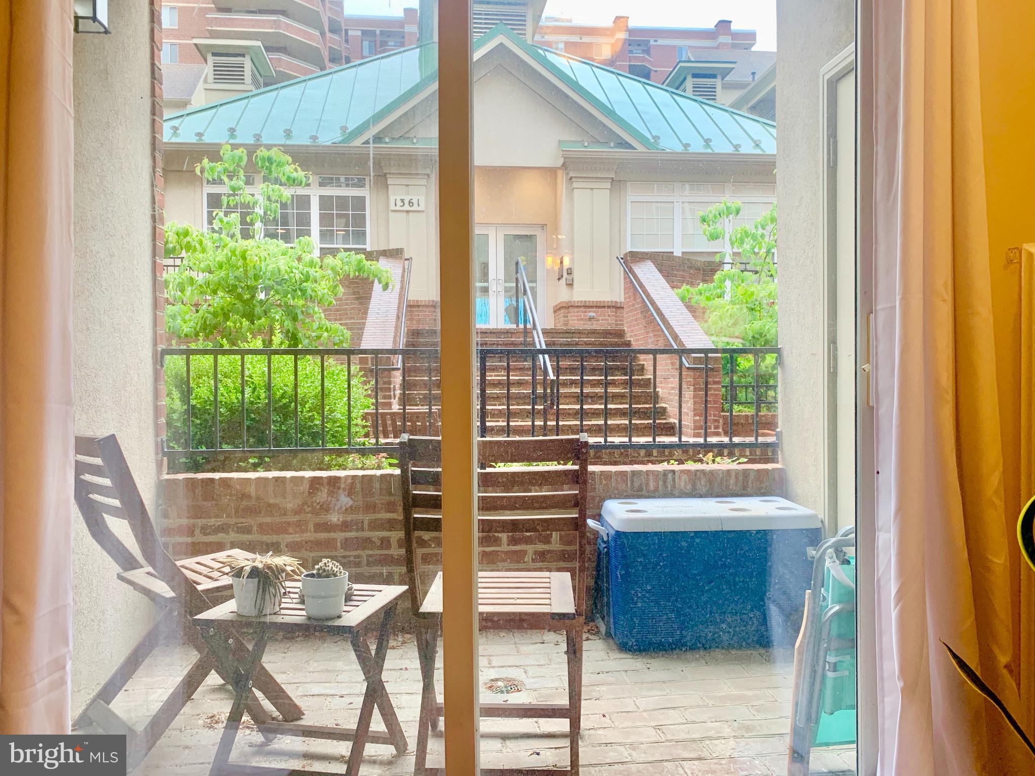 COURTHOUSE HILL - Residential Lease