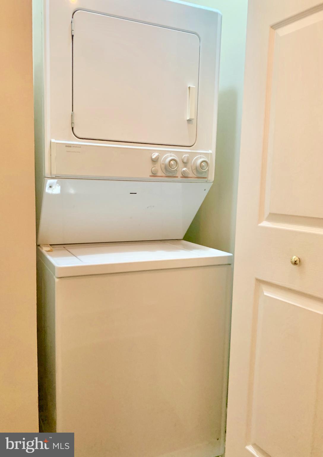 COURTHOUSE HILL - Residential Lease