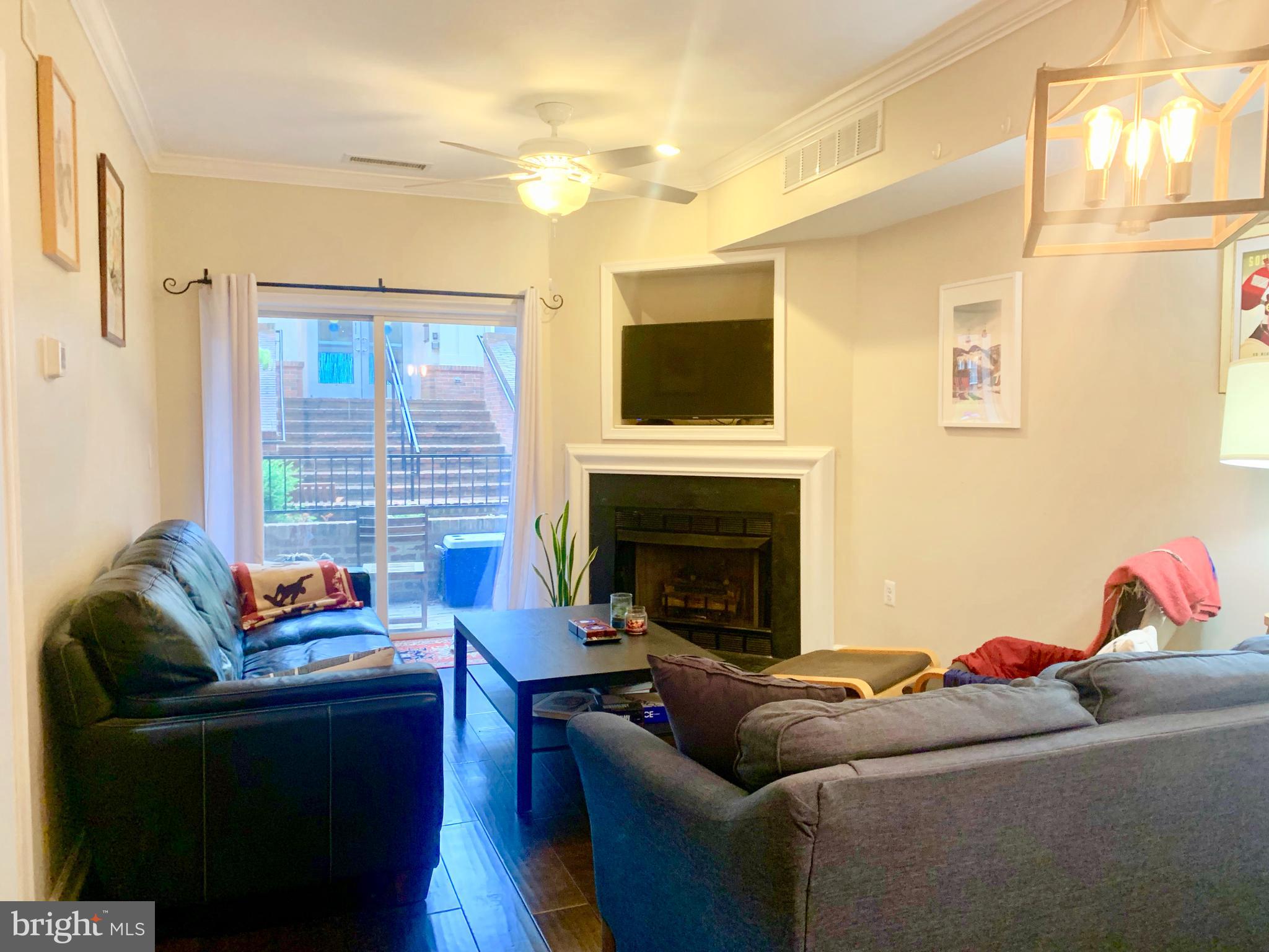 COURTHOUSE HILL - Residential Lease