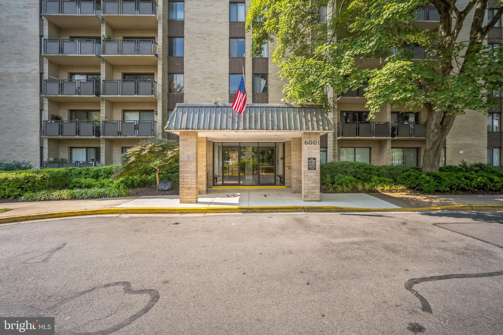 Don’t let the square footage fool you—this 1-bedroom, 1-bathroom condo is bursting with charm, smart design, and everything you need to live large in a perfectly efficient 560 square feet. Bright, open, and full of good vibes, this home is your ideal launchpad—whether you're a first-time buyer, savvy investor, or someone who just wants to simplify without sacrificing style. The layout makes every inch count, with a cozy living area, a functional kitchen, and a comfortable bedroom retreat that feels just right. And when you're ready to step out—the community amenities deliver. Cool off in the sparkling pool, break a sweat in the fitness center, shoot hoops on the basketball courts, or serve up some fun on the tennis courts. Whether you’re unwinding or leveling up your day, this place has it all. Low maintenance, high energy, and move-in ready—this is the home that proves you don’t need a lot of space to have it all.