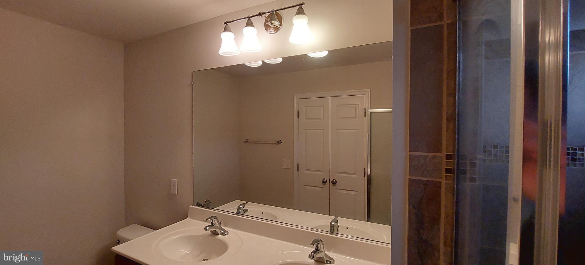 GOOSE CREEK VILLAGE - Residential Lease