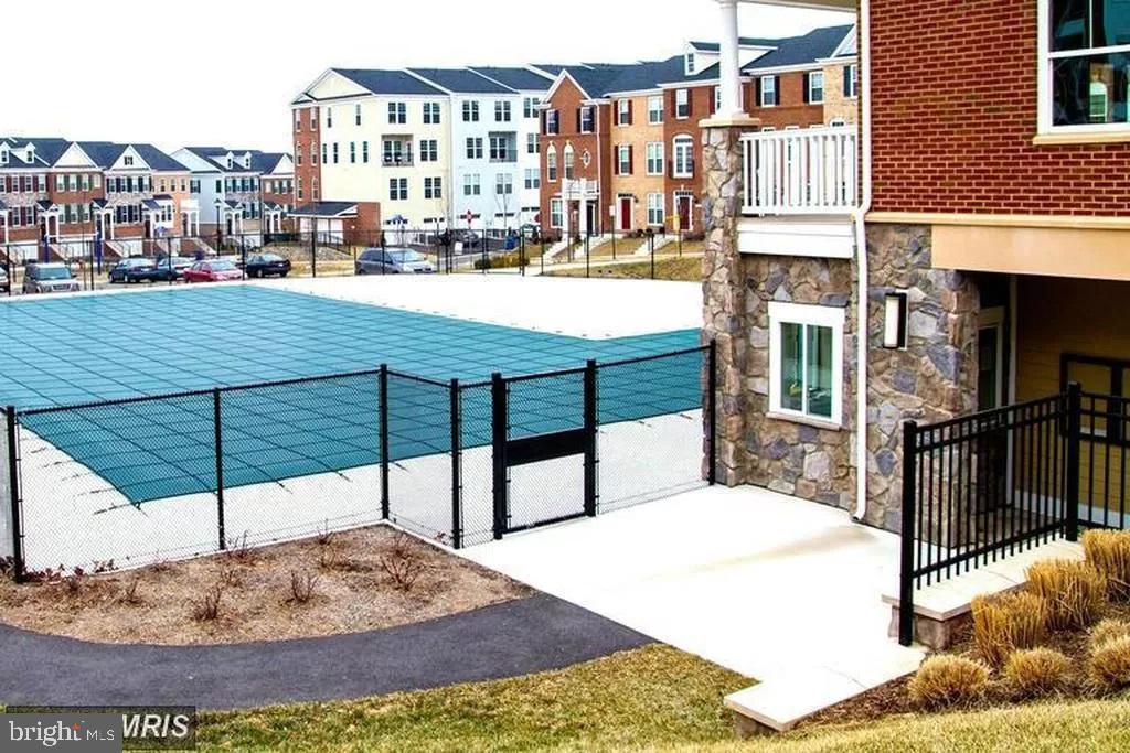 GOOSE CREEK VILLAGE - Residential Lease