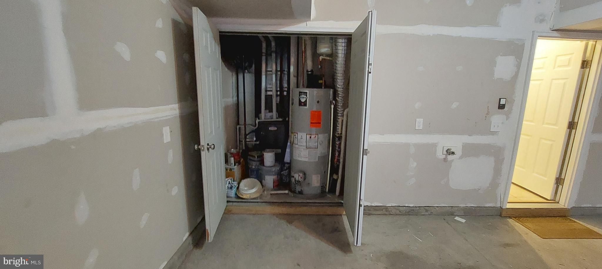 GOOSE CREEK VILLAGE - Residential Lease