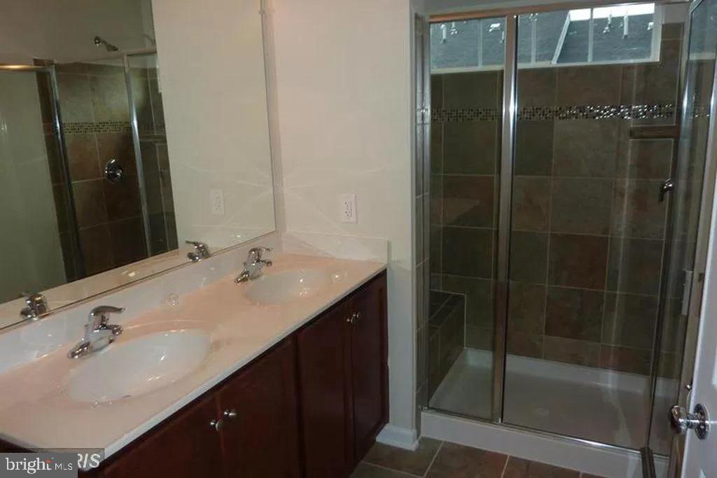 GOOSE CREEK VILLAGE - Residential Lease