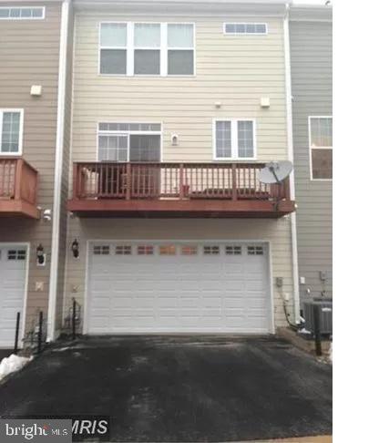 GOOSE CREEK VILLAGE - Residential Lease