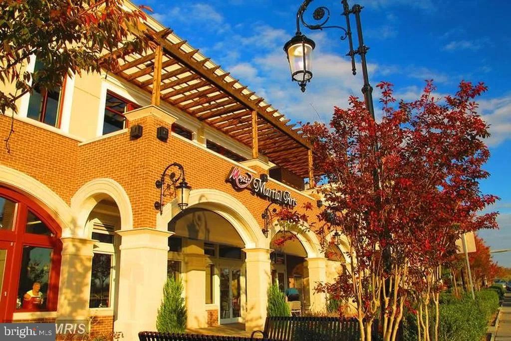 GOOSE CREEK VILLAGE - Residential Lease