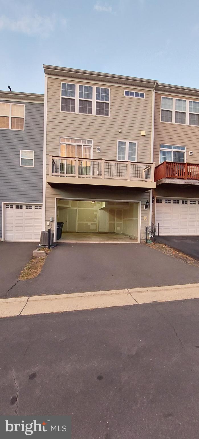 GOOSE CREEK VILLAGE - Residential Lease