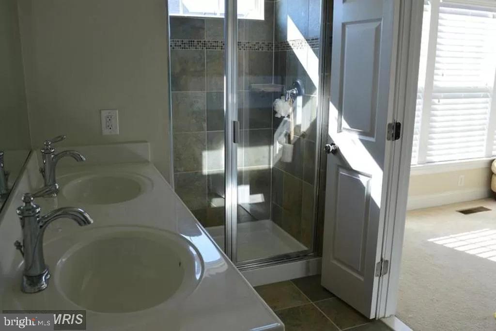 GOOSE CREEK VILLAGE - Residential Lease