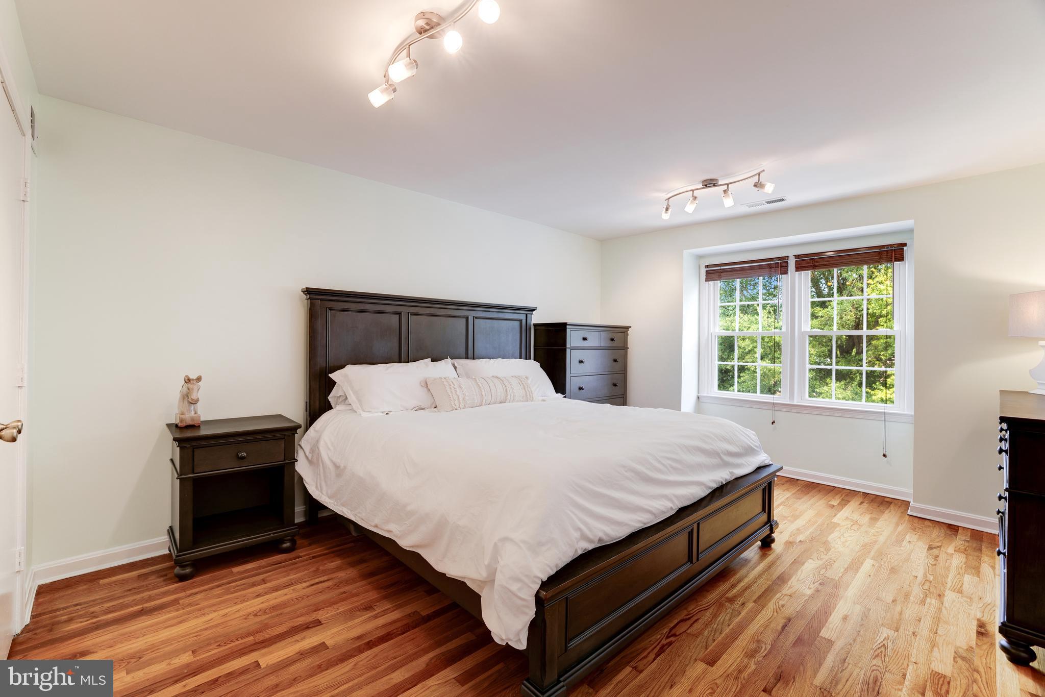 WESTMORELAND SQUARE - Residential